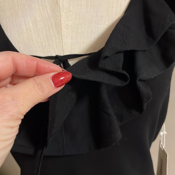 FRAME women’s ruffled deep V neck sleeveless sweater knit top black NEW! Size L - Picture 3 of 11